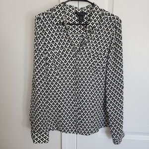 WHBM 100% Silk Longsleeve Button Down Shirt. Size 10. NWOT.